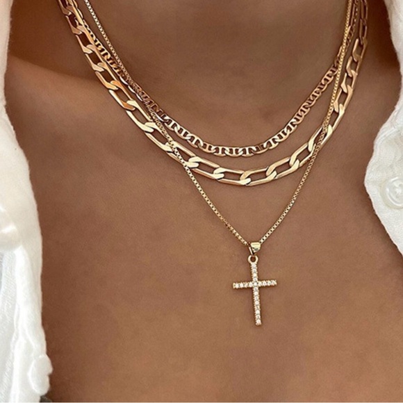 Jewelry - Elegant Gold Layered Necklace Set